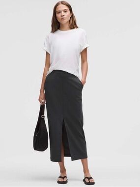 NWT Lululemon Pique Maxi Skirt
Graphite Grey size 4